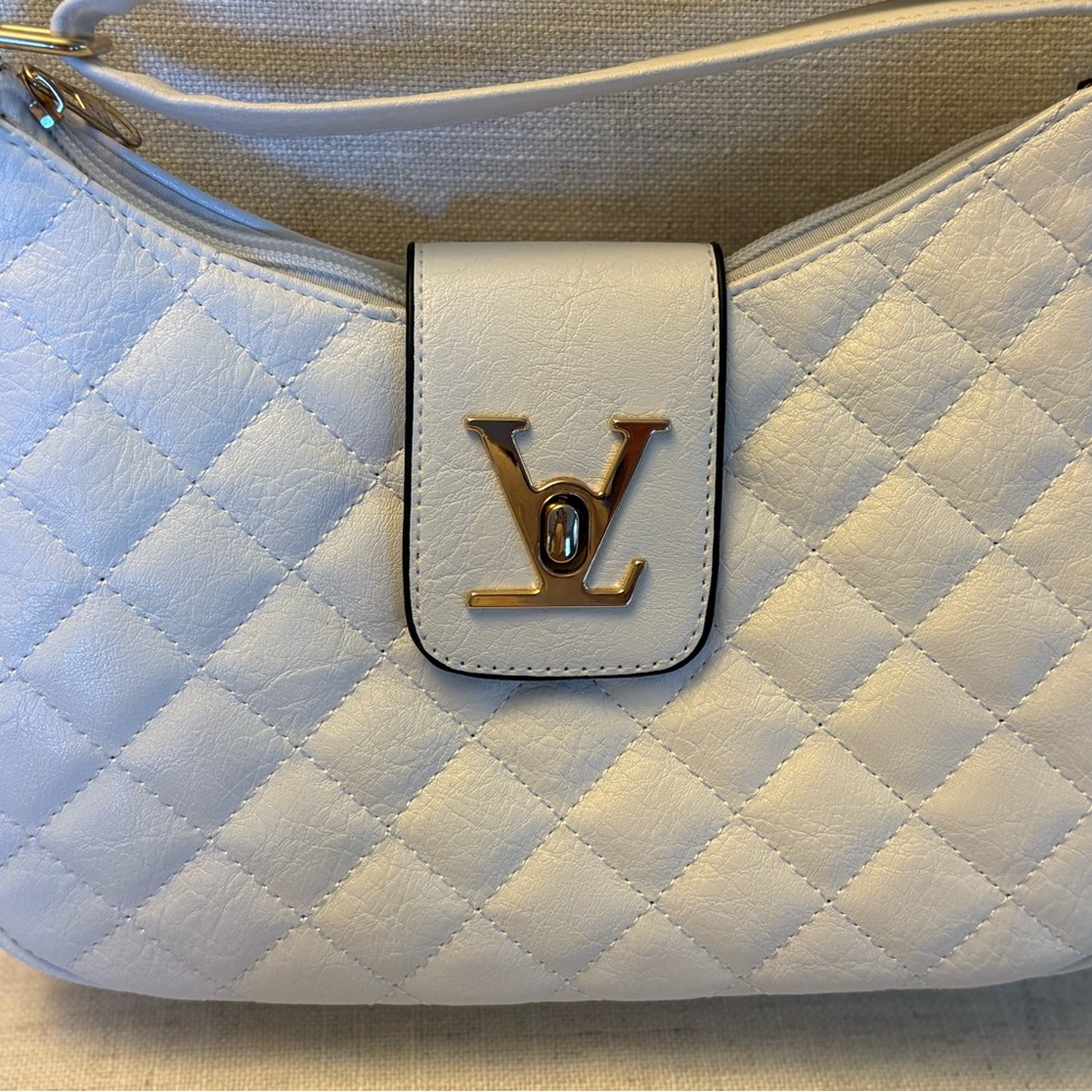 Elegant White Quilted Shoulder Bag